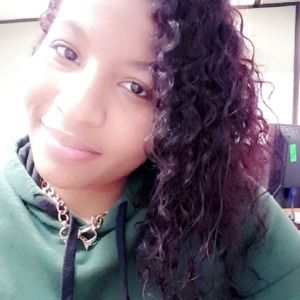 Meet your Posher, Valecia